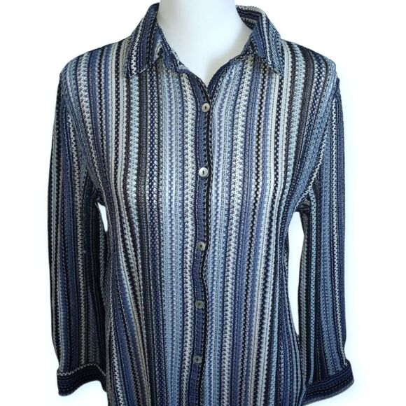 C&C CALIFORNIA BLUE & WHITE BUTTON DOWN CROCHET BLOUSE SZ.L EUC - Picture 2 of 8